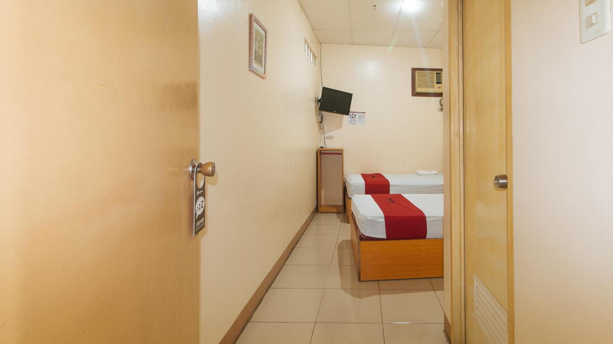 Reddoorz @ Asiana Pension Inn Мандау Сити Екстериор снимка
