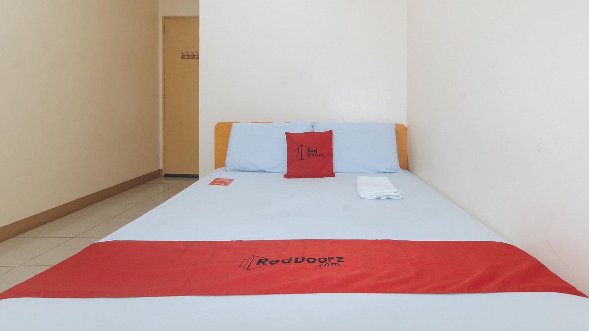 Reddoorz @ Asiana Pension Inn Мандау Сити Екстериор снимка