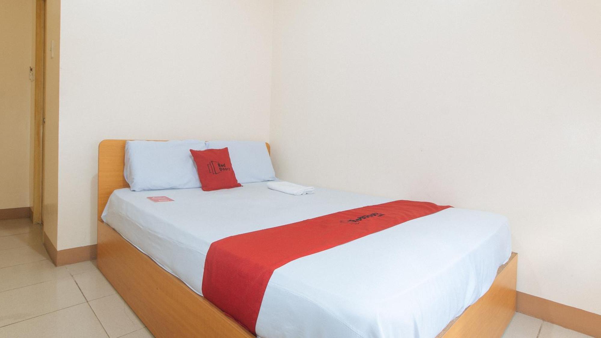 Reddoorz @ Asiana Pension Inn Мандау Сити Екстериор снимка