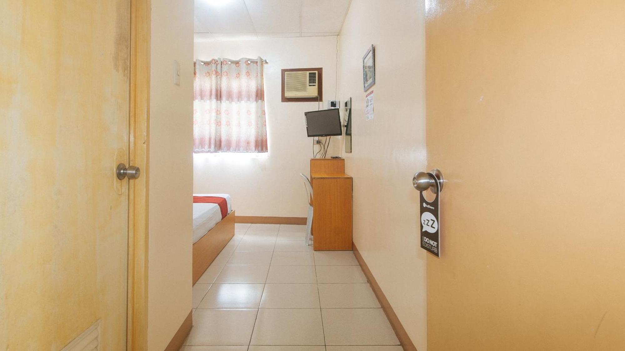 Reddoorz @ Asiana Pension Inn Мандау Сити Екстериор снимка