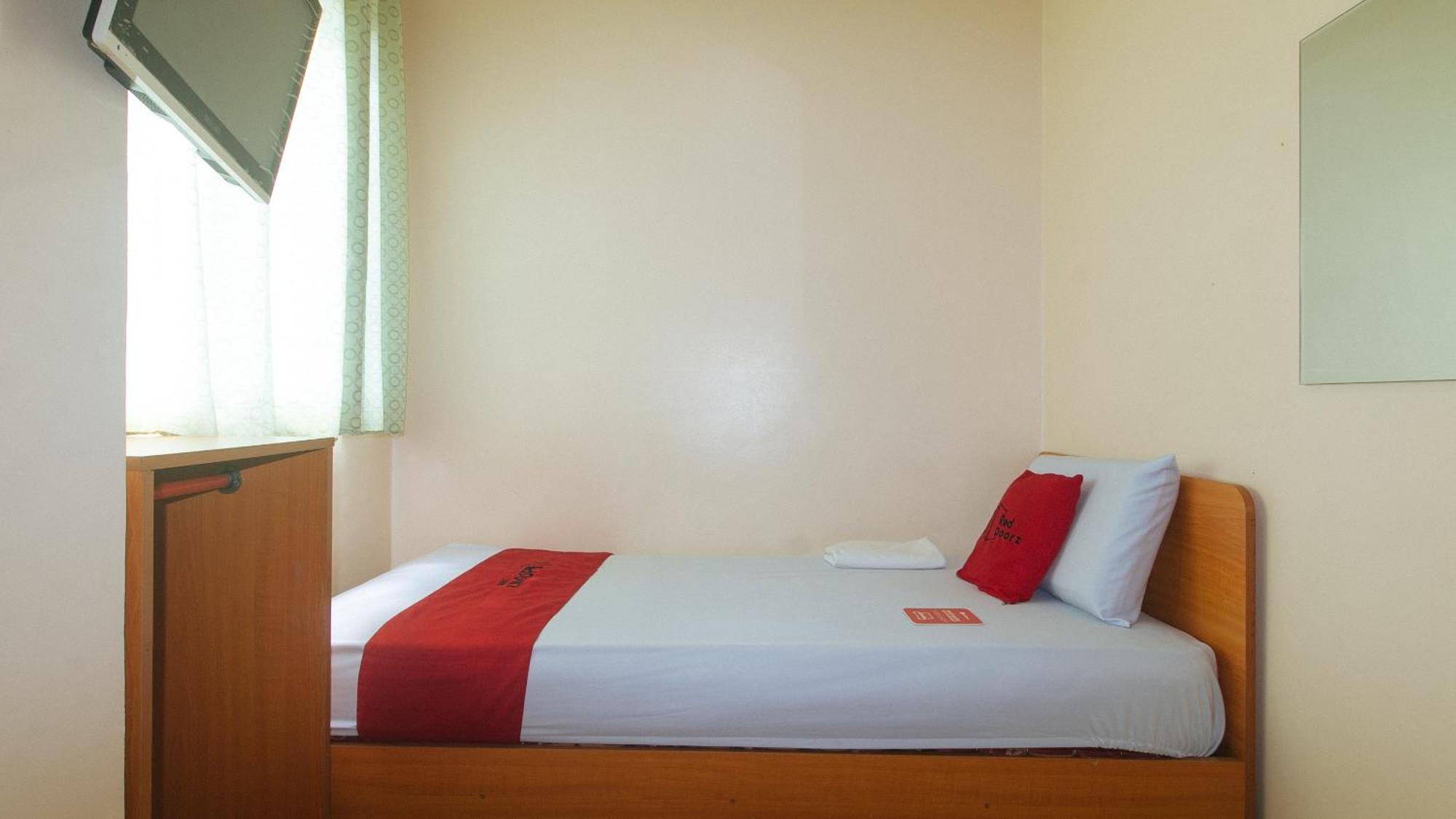 Reddoorz @ Asiana Pension Inn Мандау Сити Екстериор снимка