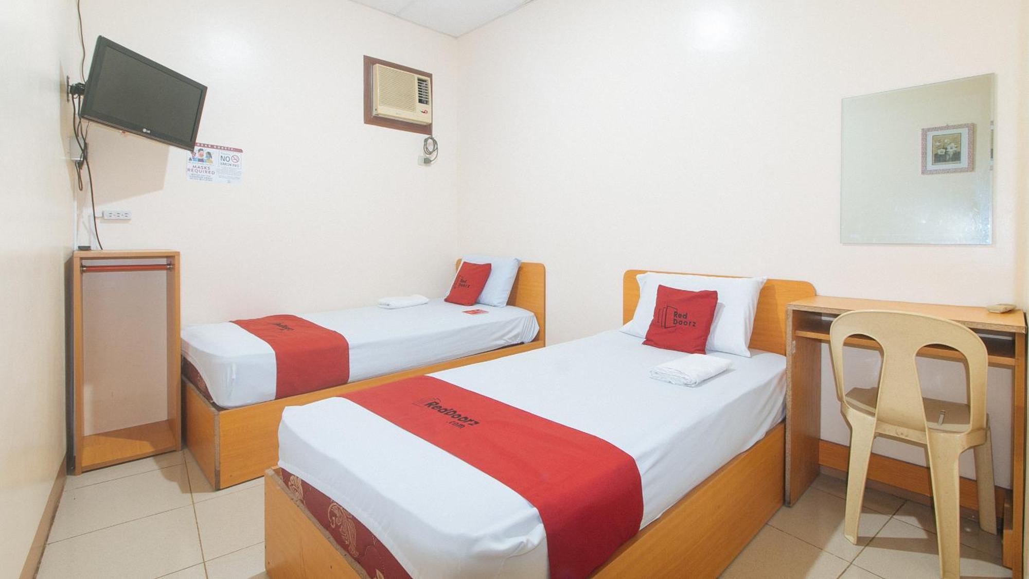 Reddoorz @ Asiana Pension Inn Мандау Сити Екстериор снимка