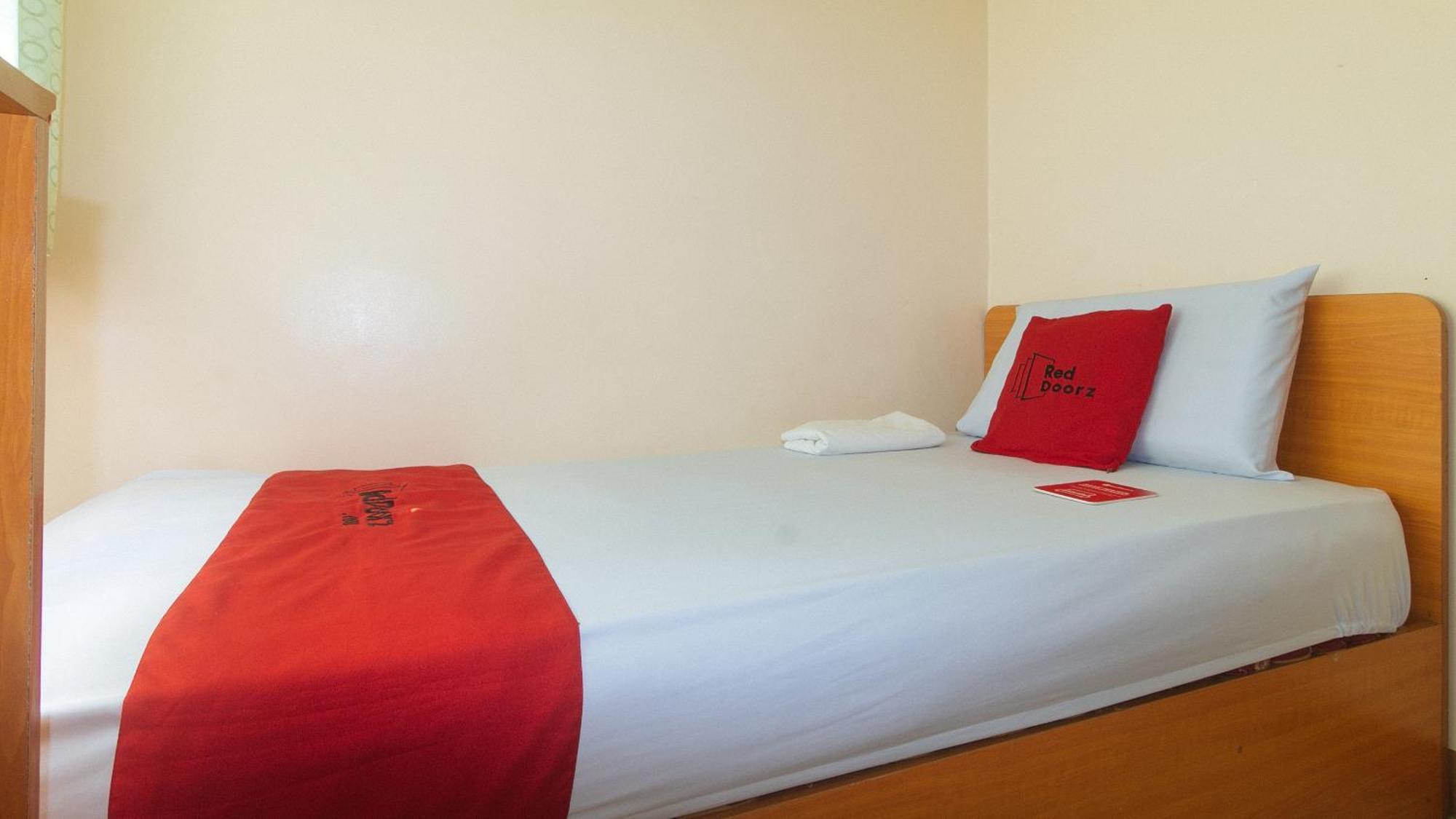 Reddoorz @ Asiana Pension Inn Мандау Сити Екстериор снимка